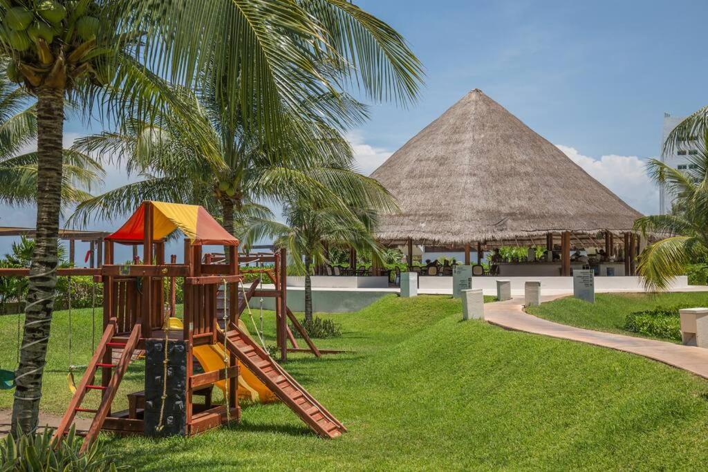 Reef Beachfront 3Bdr Apartment By Casa Paraiso แคนคูน ภายนอก รูปภาพ